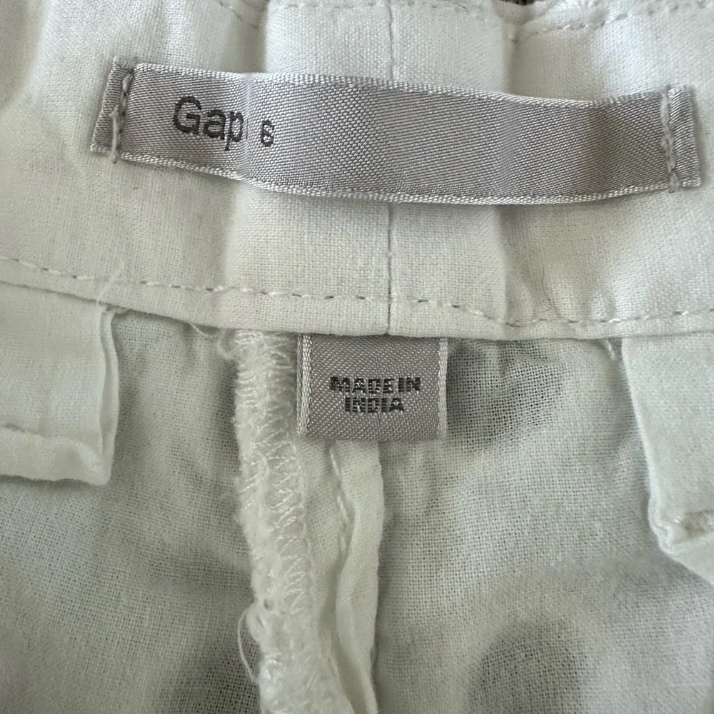 GAP White High Waist Shorts with Eyelet‎ Design